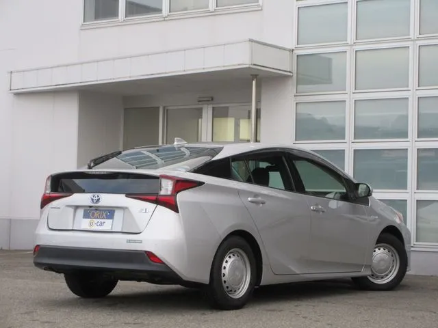 プリウス(トヨタ)の車両写真