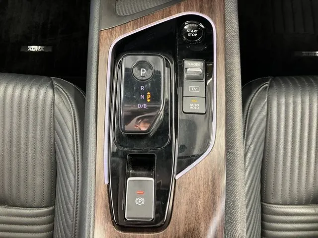 オーラ(ニッサン)の車両写真