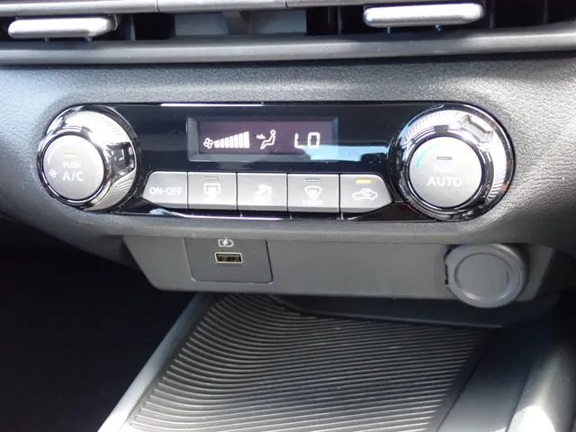 ノート（ニッサン）の車両写真