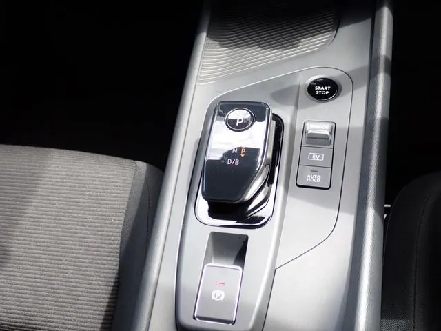 ノート（ニッサン）の車両写真