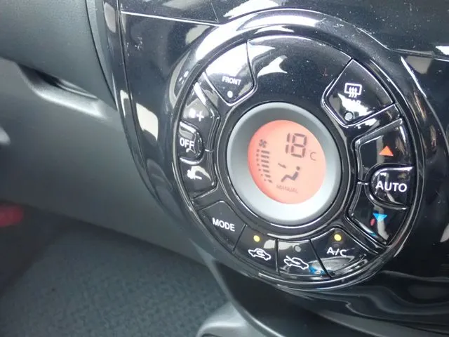 ノート(ニッサン)の車両写真