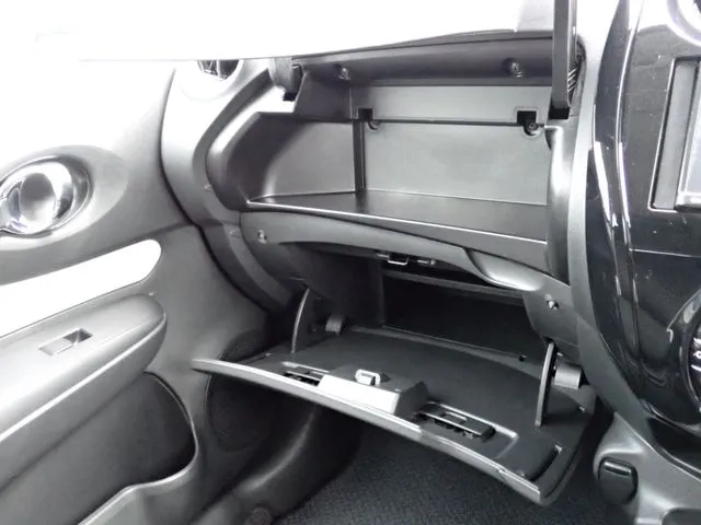 ノート(ニッサン)の車両写真