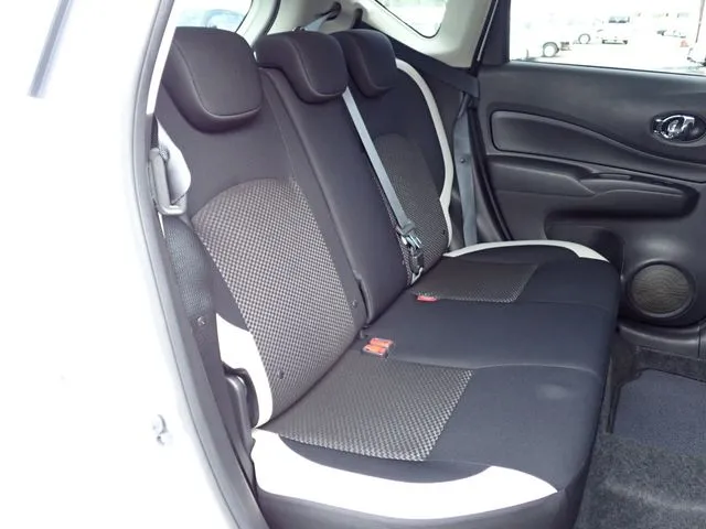 ノート(ニッサン)の車両写真