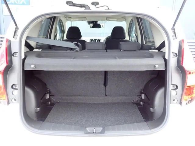 ノート(ニッサン)の車両写真