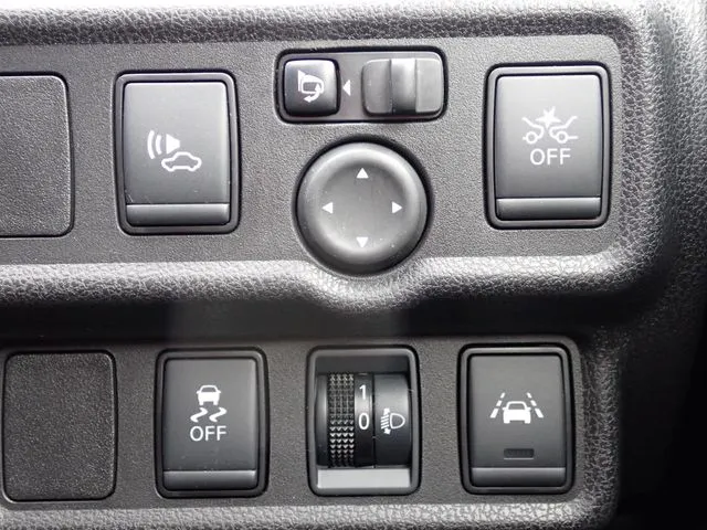 ノート(ニッサン)の車両写真