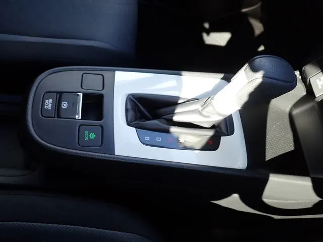 フィット　ｅ：ＨＥＶ（ホンダ）の車両写真