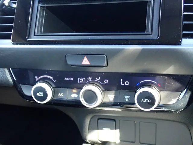 フィット　ｅ：ＨＥＶ（ホンダ）の車両写真