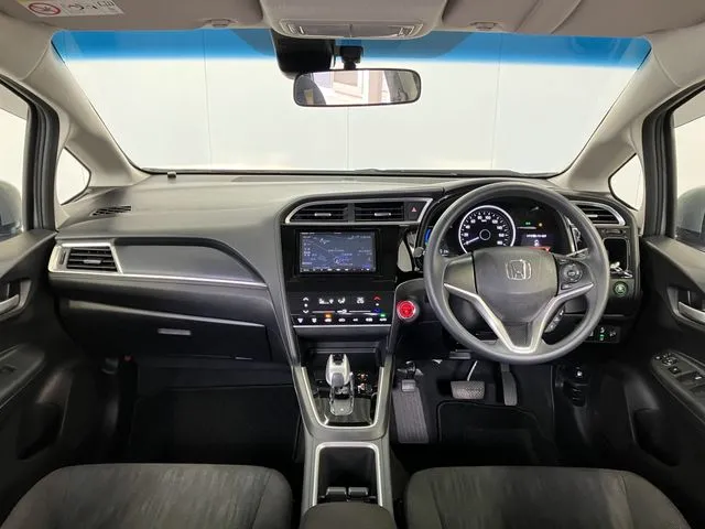 ホンダ　シャトル　ハイブリッド