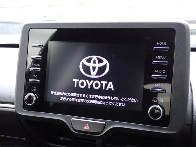 ヤリス ハイブリッド(トヨタ)の車両写真