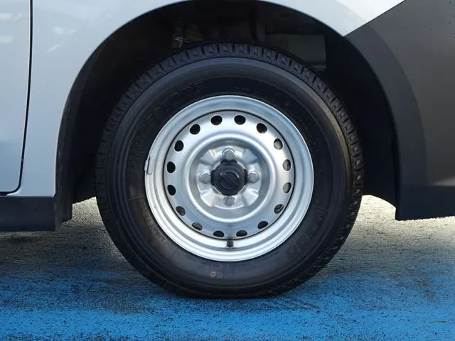 ニッサン NV150 AD 2WD