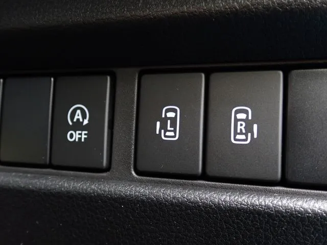 スペーシア カスタム(スズキ)の車両写真