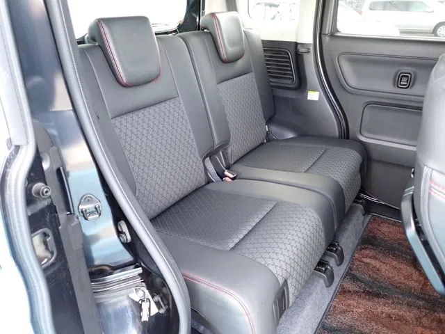 スペーシア カスタム(スズキ)の車両写真