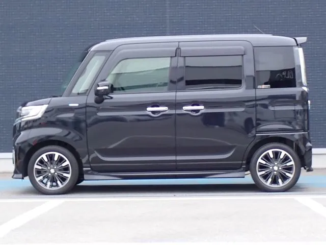 スペーシア カスタム(スズキ)の車両写真