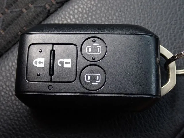 スペーシア カスタム(スズキ)の車両写真