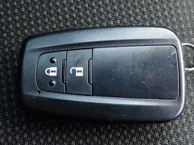 プリウス（トヨタ）の車両写真