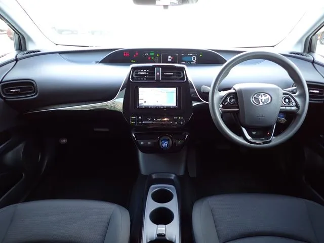 プリウス（トヨタ）の車両写真