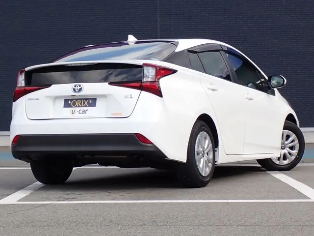プリウス（トヨタ）の車両写真