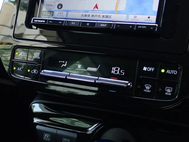 プリウス（トヨタ）の車両写真