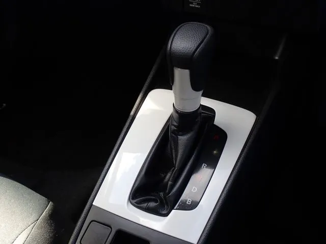 ホンダ　フィット　ｅ：ＨＥＶ