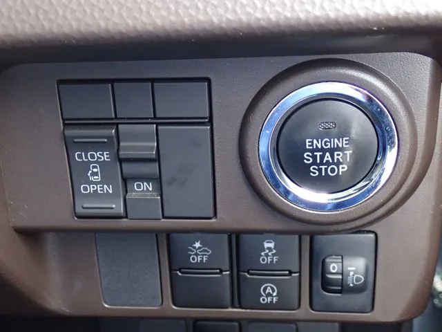 ダイハツ　トール