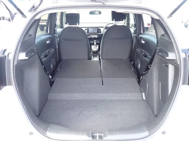 ホンダ　フィット　ｅ：ＨＥＶ