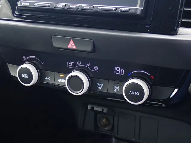 ホンダ　フィット　ｅ：ＨＥＶ