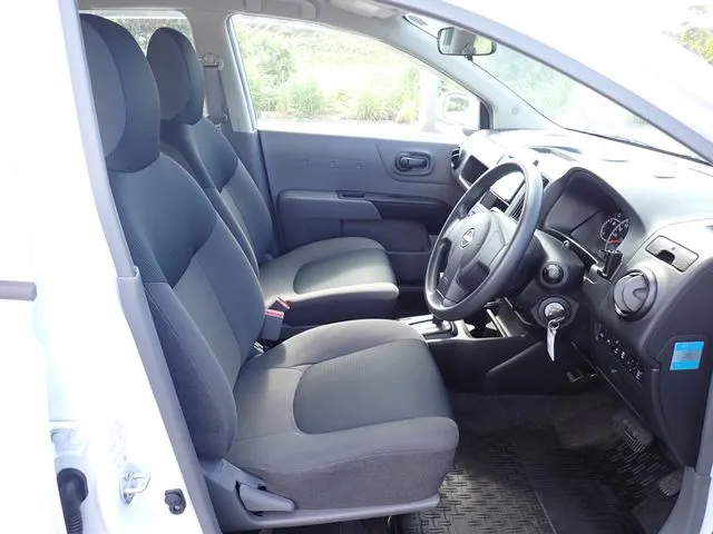 ニッサン　ＡＤ