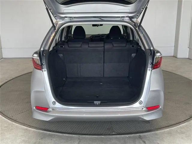 ホンダ　シャトル　ハイブリッド