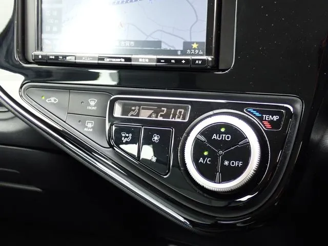 アクア（トヨタ）の車両写真