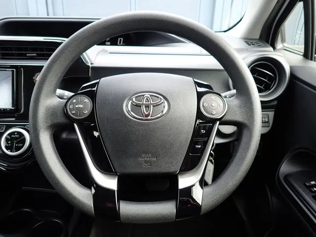 アクア（トヨタ）の車両写真