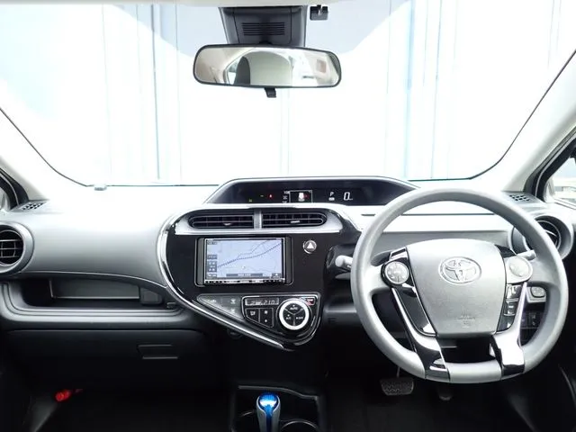 アクア（トヨタ）の車両写真