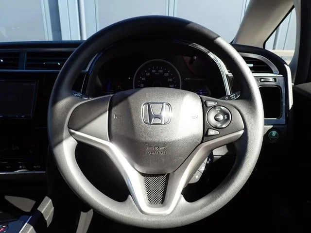 ホンダ　シャトル　ハイブリッド