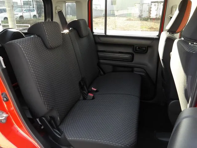 スズキ　ハスラー