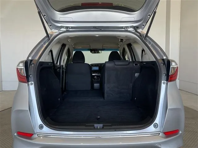 ホンダ　シャトル　ハイブリッド