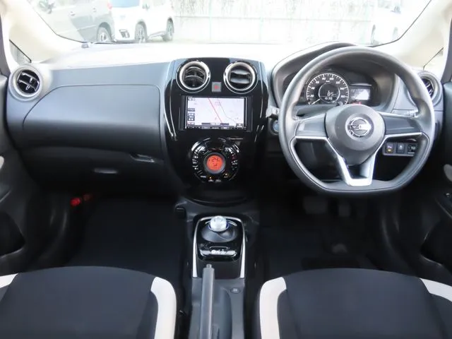 ニッサン　ノート