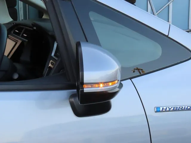 シャトル　ハイブリッド（ホンダ）の車両写真