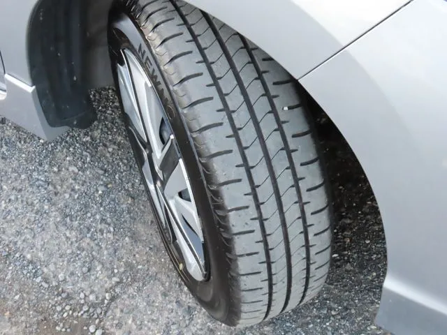 シャトル　ハイブリッド（ホンダ）の車両写真