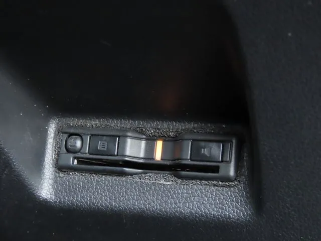 シャトル　ハイブリッド（ホンダ）の車両写真