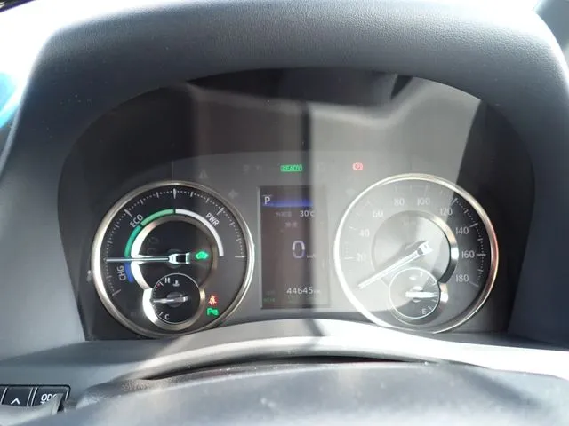 アルファード　ハイブリッド　４ＷＤ（トヨタ）の車両写真