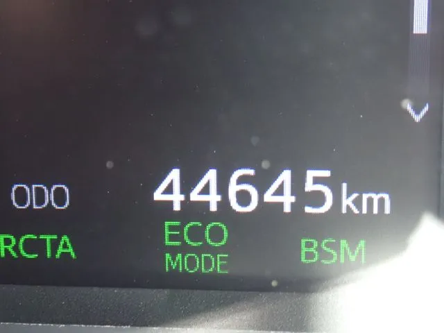 アルファード　ハイブリッド　４ＷＤ（トヨタ）の車両写真