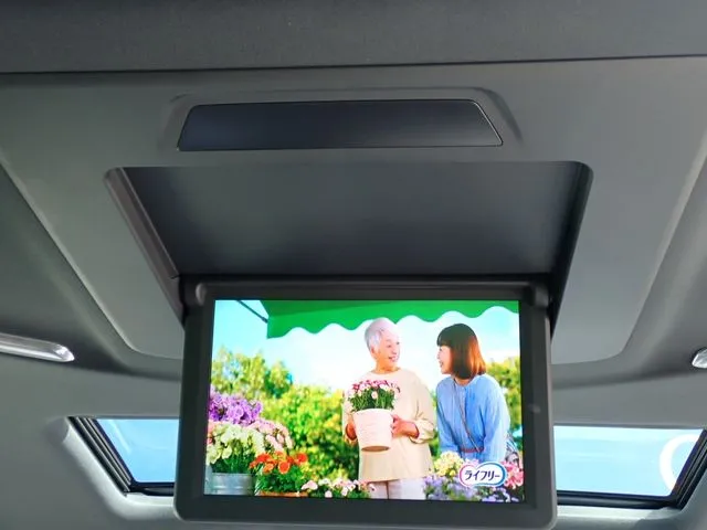 アルファード　ハイブリッド　４ＷＤ（トヨタ）の車両写真