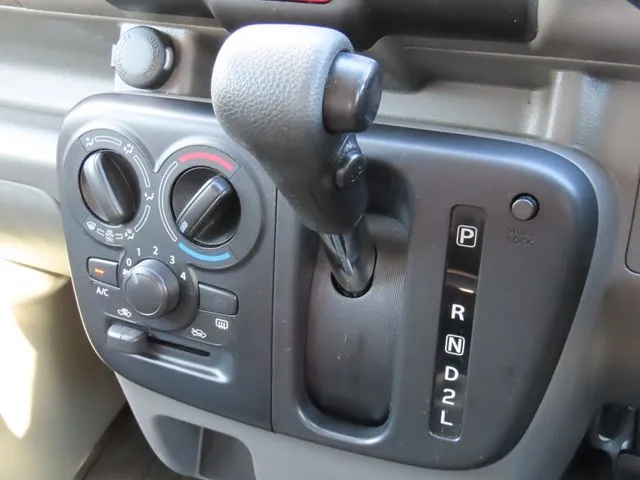 エブリイバン（スズキ）の車両写真