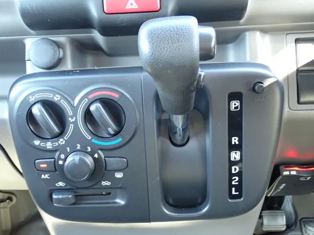 エブリイバン（スズキ）の車両写真