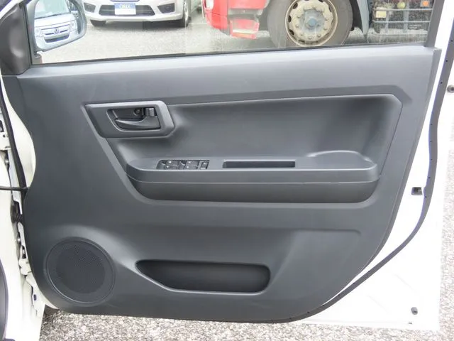 ミラ　イース（ダイハツ）の車両写真