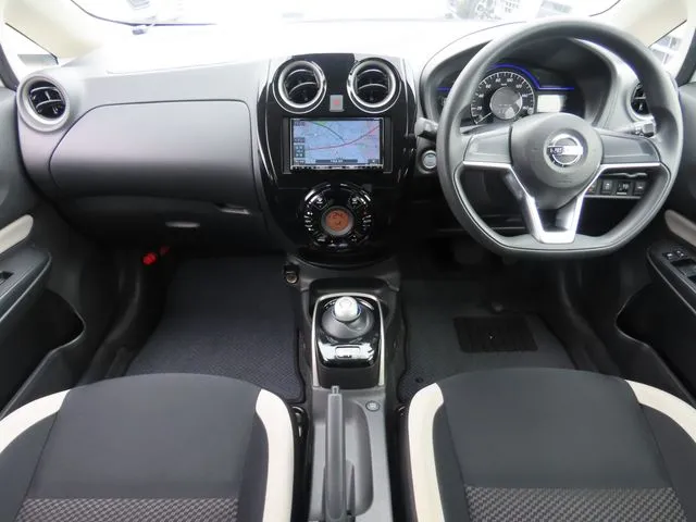 ニッサン　ノート