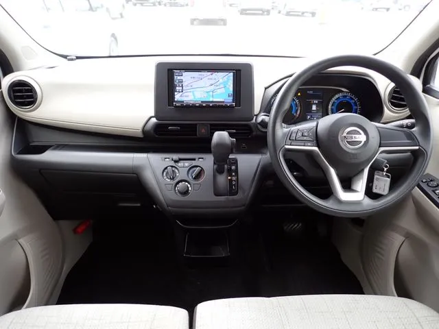 ニッサン　デイズ