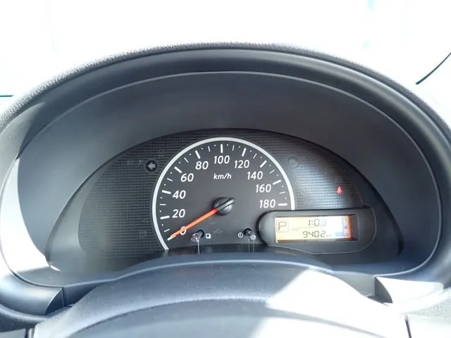 ニッサン　マーチ