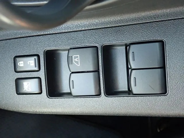 ニッサン　マーチ