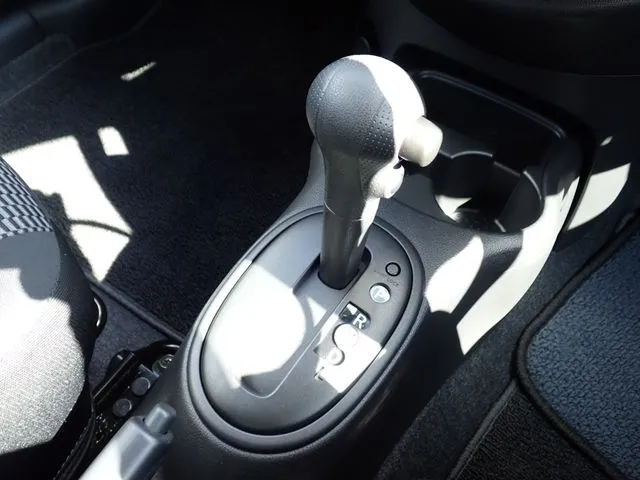 ニッサン　マーチ