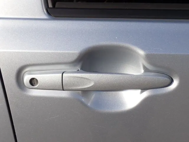 ミラ　イース（ダイハツ）の車両写真